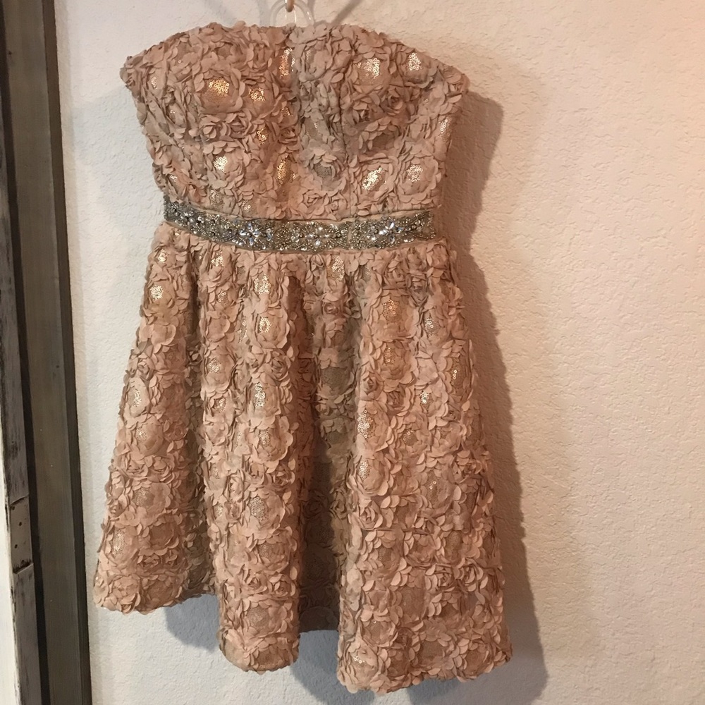 Gorgeous Champagne strapless mini dress!